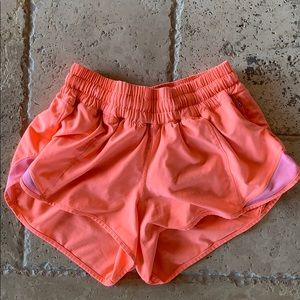 Lululemon 2’5 Hottie Hot Short II